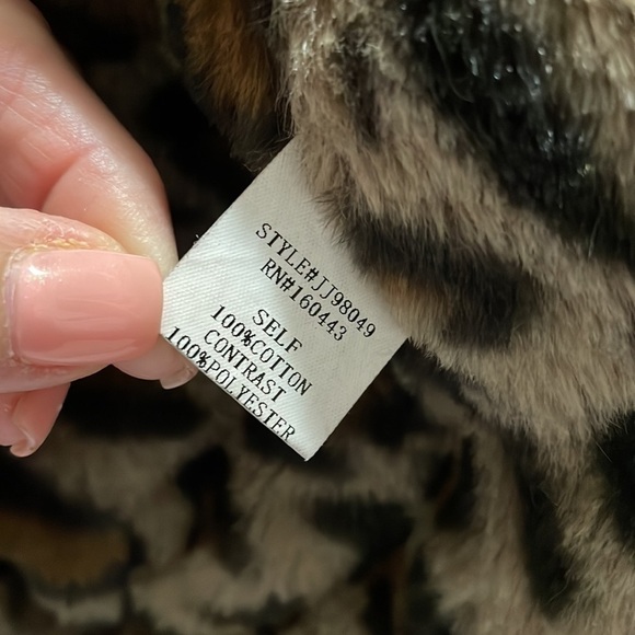 Oversized Denim Jacket with Leopard (faux) Fur Lining - Picture 9 of 9